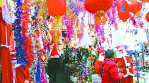 卖力宣传 疯狂促销 武汉商家提前 吆喝 圣诞